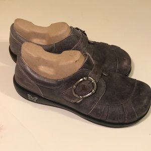 GREAT CONDITION! ALEGRIA Gray KHLOE Sz 9